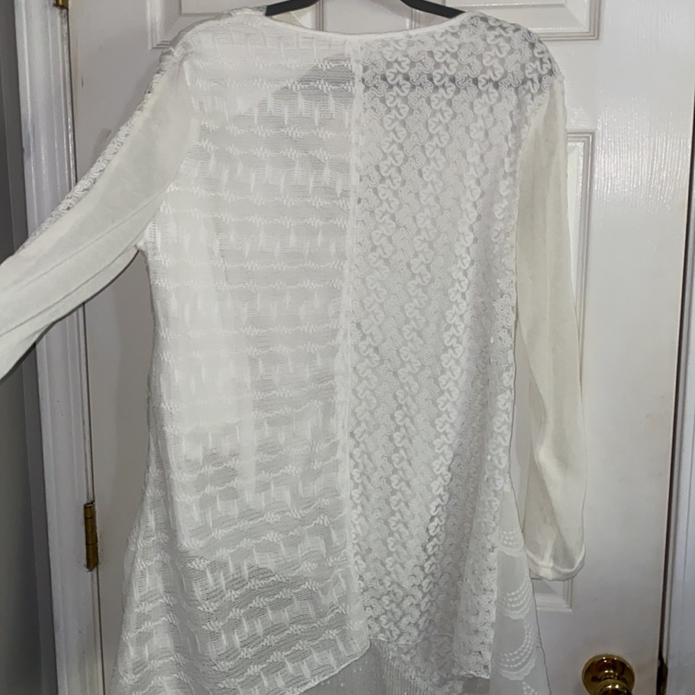 Super cute top! - Picture 6 of 6